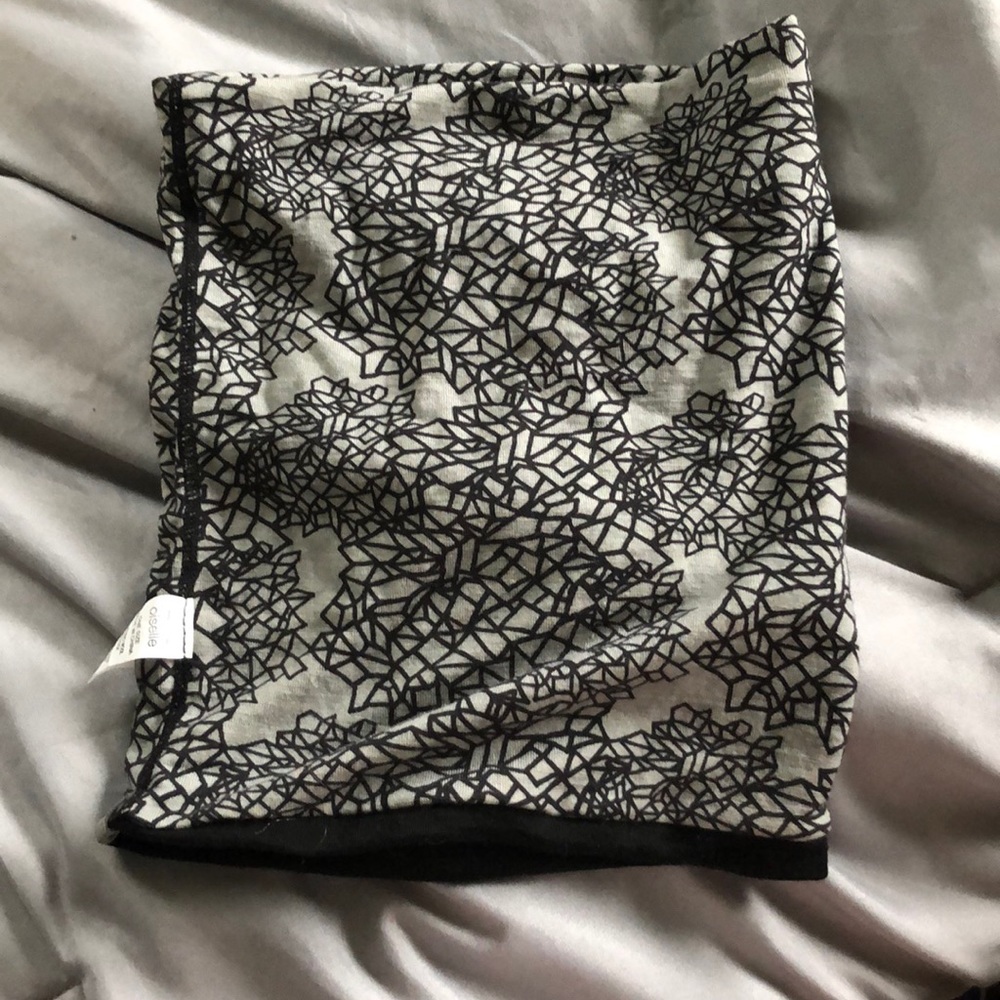 *DONATING END OF WEEK* Oiselle neck warmer